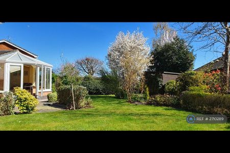 4 bedroom detached house to rent - Photo 3