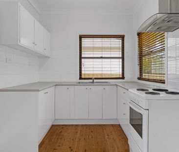 Well Presented Two Bedroom Home - Photo 2