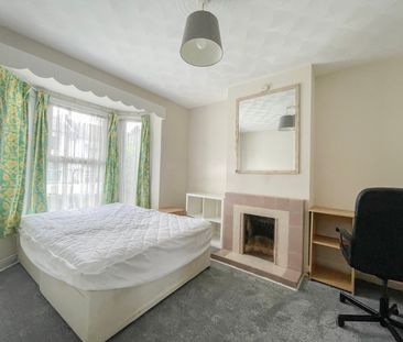 4 bedroom terraced house to rent - Photo 3