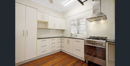 Charming 2-Bedroom Home in the Heart of Mundingburra - Photo 3