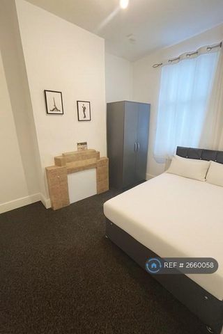 1 bedroom in a house share to rent - Photo 5