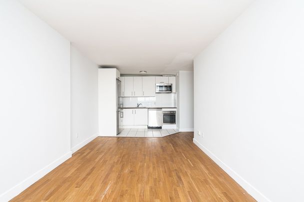 800 Richmond Street West - Photo 1