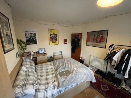 6 bedroom semi-detached house to rent - Photo 3