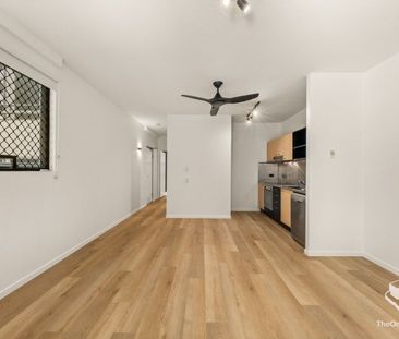 Tropical Oasis in Central Teneriffe - Photo 2