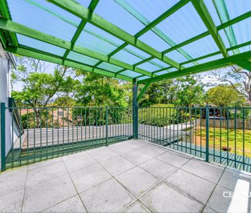 Beautiful Family Home ** Available Now ** - Photo 6