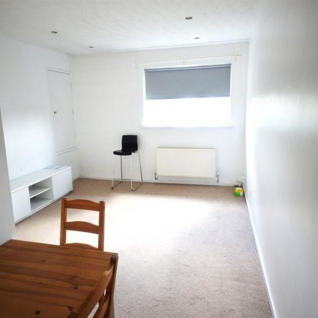 1 Bedroom Apartment To Let - Photo 1