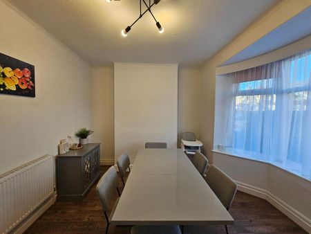 3 bedroom semi-detached house to rent - Photo 3