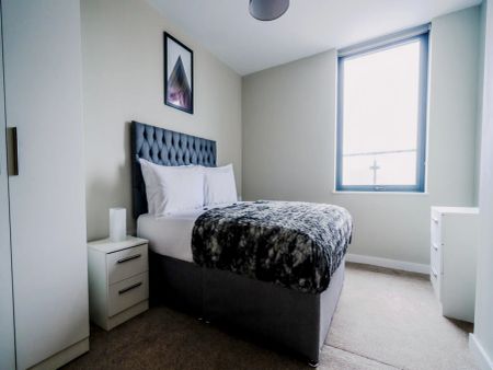 Standard One Bedroom Apartment - Photo 5