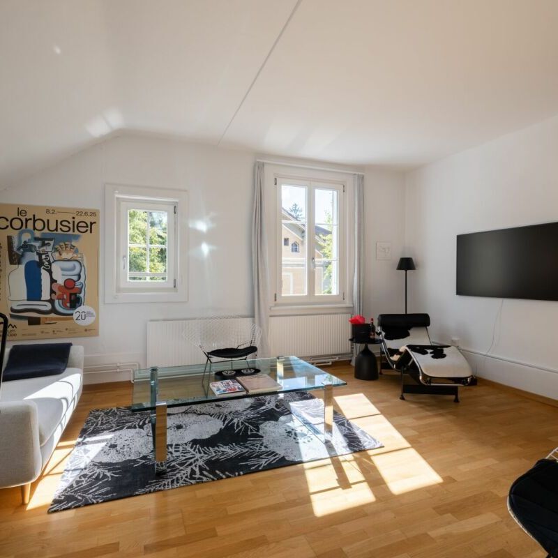 Appartement d’affaires meublé de 2,5 pièces à thème ? Le Corbusier ? - Photo 1