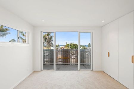 Luxury Townhouse Designed for the Executive Lifestyle - Photo 2