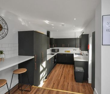 6 bedroom terraced house to rent - Photo 3
