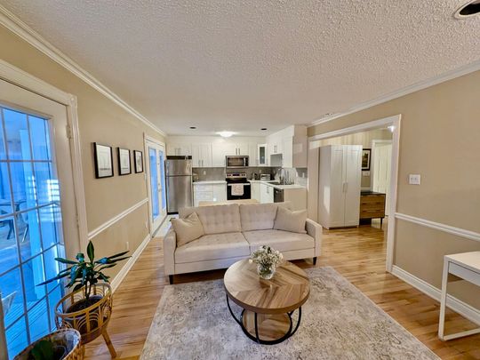 For Lease - 515 Louis Drive, Mississauga, Ontario - Photo 1