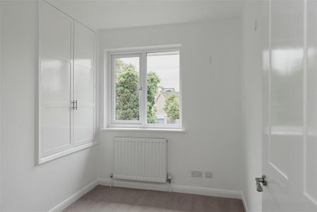 3 bedroom end of terrace house to rent - Photo 4