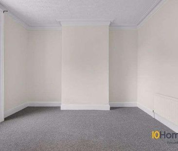 Alexandra Road, Gateshead, NE8 - Photo 3