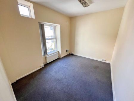 Property to rent - Photo 2