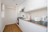 1 bed Studio - To Let - Photo 5