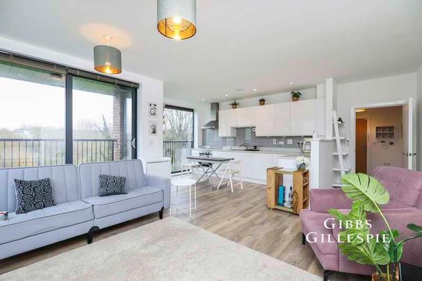 Tangmere Crescent, Uxbridge, UB10 - Photo 1