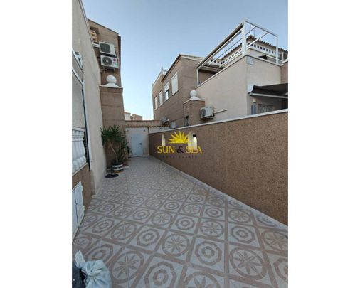 GROUND FLOOR APARTMENT 4 BEDROOMS IN TORREVIEJA - Photo 1