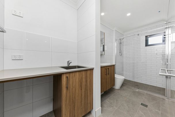 2&9/2 Howard Court, Clayton - Photo 1