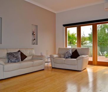 FULLY FURNISHED - UNAVAILABLE UNTIL JANUARY 2019 - Photo 2