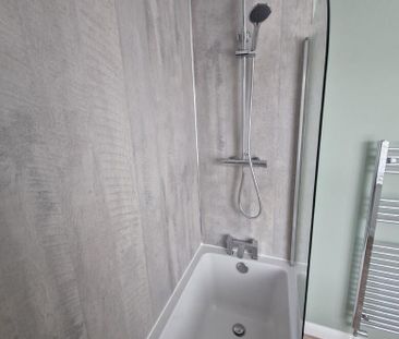 1 bedroom in a house share to rent - Photo 6