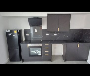 1 Bed Flat, Poplar Road, B66 - Photo 2