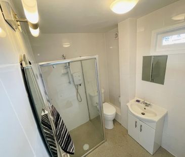 3 bedroom end of terrace house to rent - Photo 5