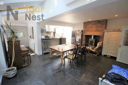 Room 7, Oakwood lane, Oakwood, Leeds, LS8 2JQ - Photo 2