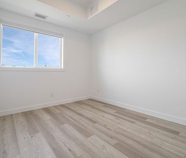 Virginia: Gold Accents – 196 Colony, Winnipeg, MB - Photo 2