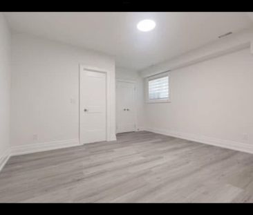 For Lease - 72B Gooderham Drive Unit# Lower 1, Toronto, Ontario - Photo 4