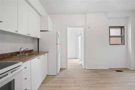 For Lease - 289 Blackthorn Avenue, Toronto, Ontario - Photo 4