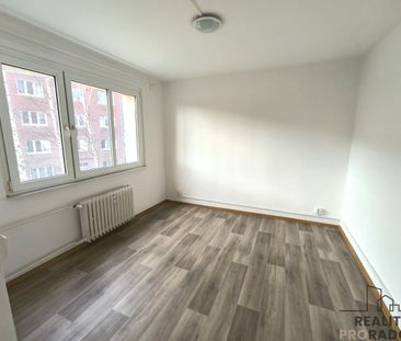 Pronájem bytu 2+1 40 m² - Photo 1