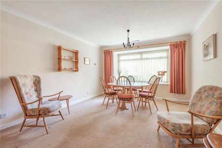 Abercorn Way, Woking, Surrey, GU21 3NT - Photo 3
