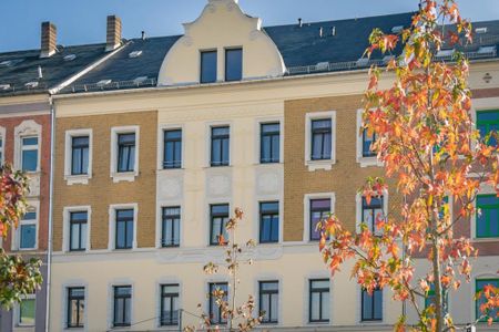 Geräumige 5-Raum-Altbauwohnung mit Balkon - Foto 4