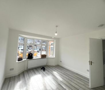 6 bedroom semi-detached house to rent - Photo 2