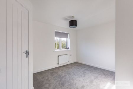 3 bedroom semi-detached house - Photo 5