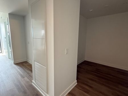 For Lease - 89 Dundas Street Unit# 1612, Mississauga, Ontario - Photo 4