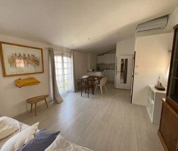 A LOUER - PLACE D ALBERTAS - RARE A LA LOCATION - GRAND STUDIO MEUBLE - Photo 1