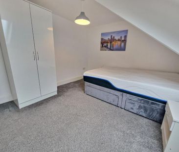 1 bedroom in a house share to rent - Photo 6