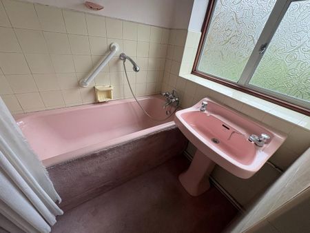 3 bedroom detached house to rent - Photo 4