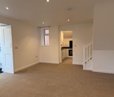 2 bedroom maisonette to rent - Photo 2