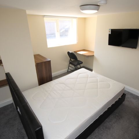 Lucas Street, Woodhouse, Leeds, LS6 2JD - Photo 1