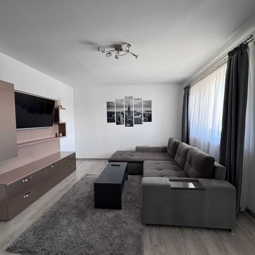 Casa/Vila de inchiriat 750 euro - Photo 1