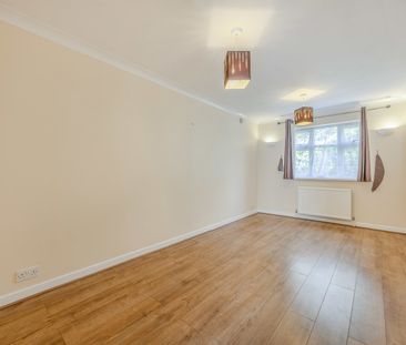 Fernleigh Close, Croydon, CR0 4RX - Photo 1