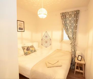 Carrer Mas, L'Hospitalet de Llobregat, Catalonia 08904 - Photo 1