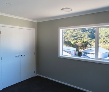 WAINUIOMATA LIVING! - Photo 6