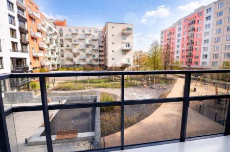 Stylový byt 2kk s balkonem, garážovým stáním a sklepem, 43 m - Fotografie 3