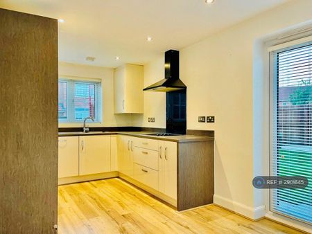 3 bedroom detached house to rent - Photo 3