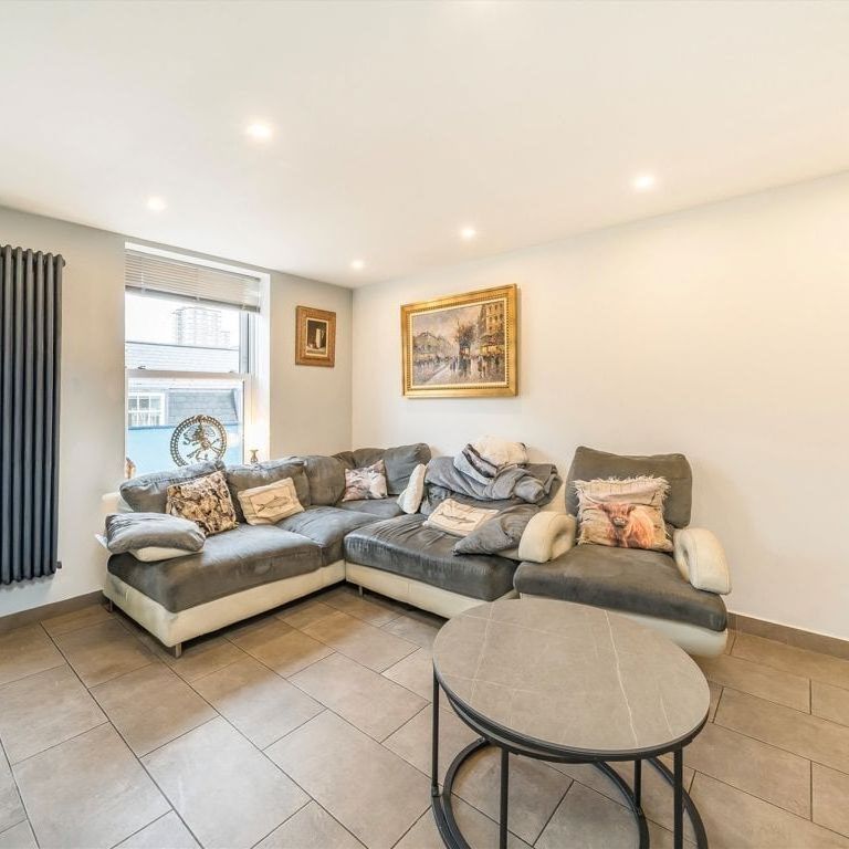 Battersea Church Road, SW11 3NA, London - Photo 1