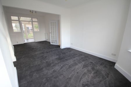 Harlington Road, Uxbridge, UB8 - Photo 2